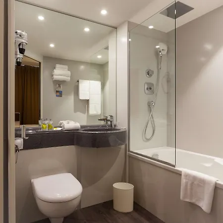 Kyriad Centre Gare Hotel 3*